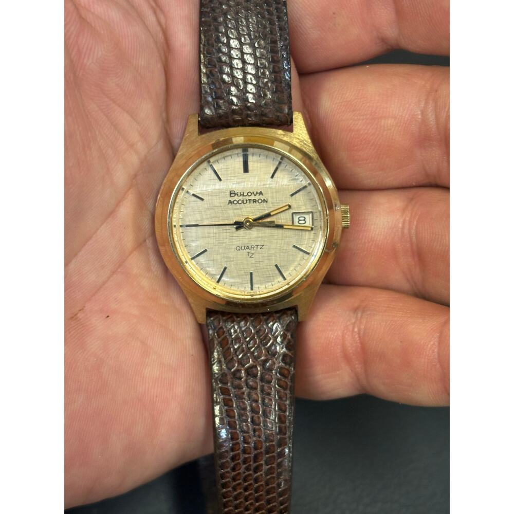 Vintage Bulova N8 Gold Tone Mens Watch! New Battery!